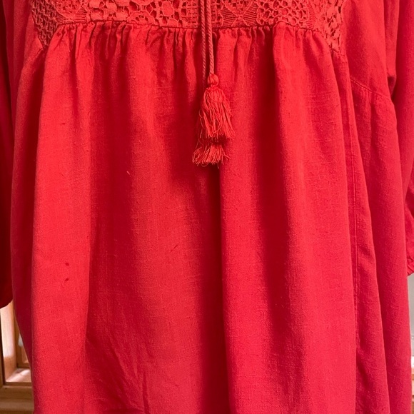 Hannah Women's coral/orange Lace Detail with tie
Top size 1X smock style - Picture 3 of 8
